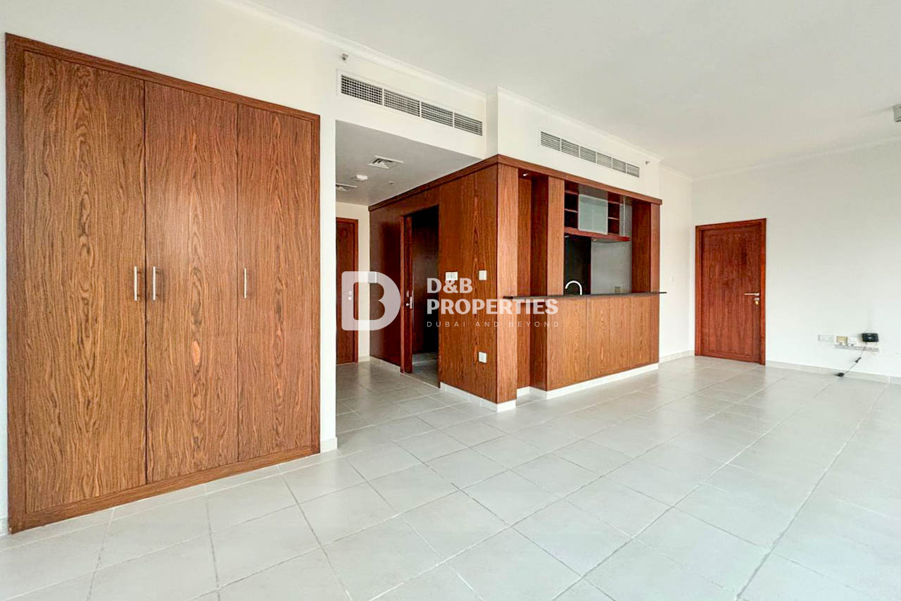 READY TO MOVE | LARGE LAYOUT | UNFURNISHED