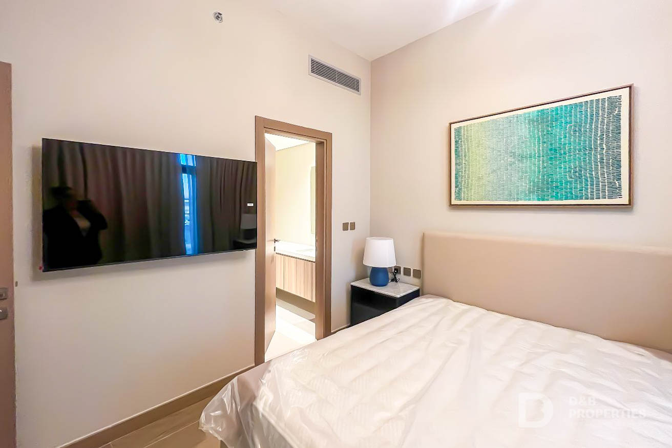 FULLY FURNISHED | LUXURY LIVING | BRAND NEW