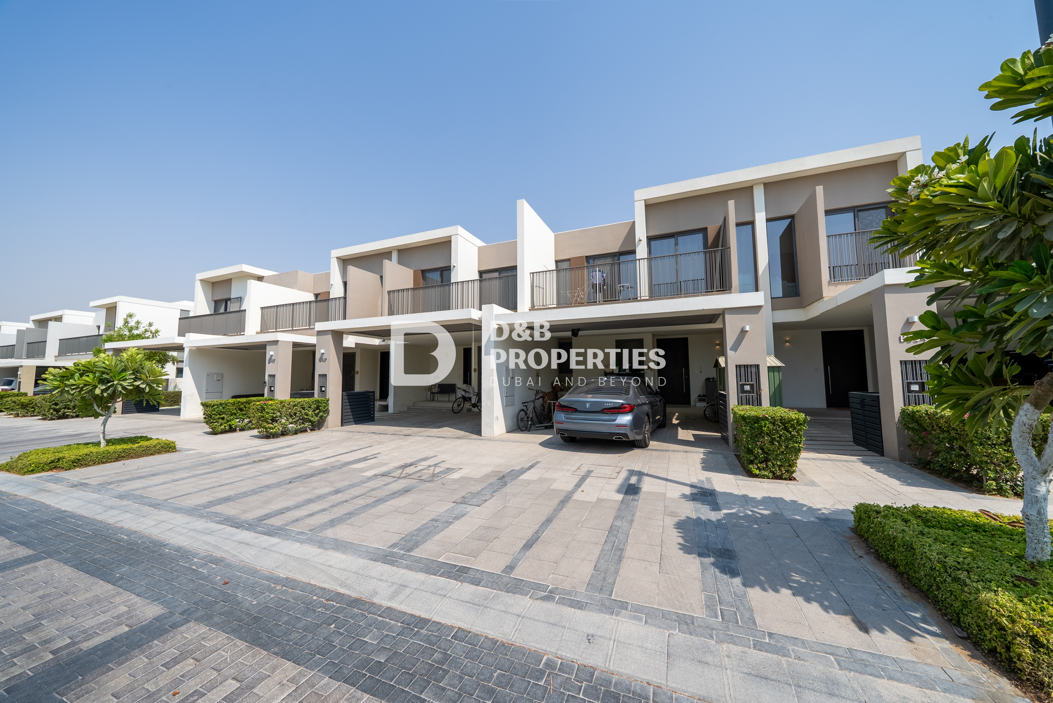 Stunning | Single Row | Close To Amenities