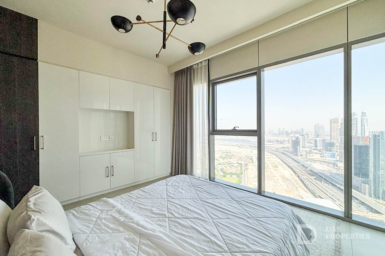 BURJ KHALIFA VIEW | NEGOTIABLE | MAID ROOM
