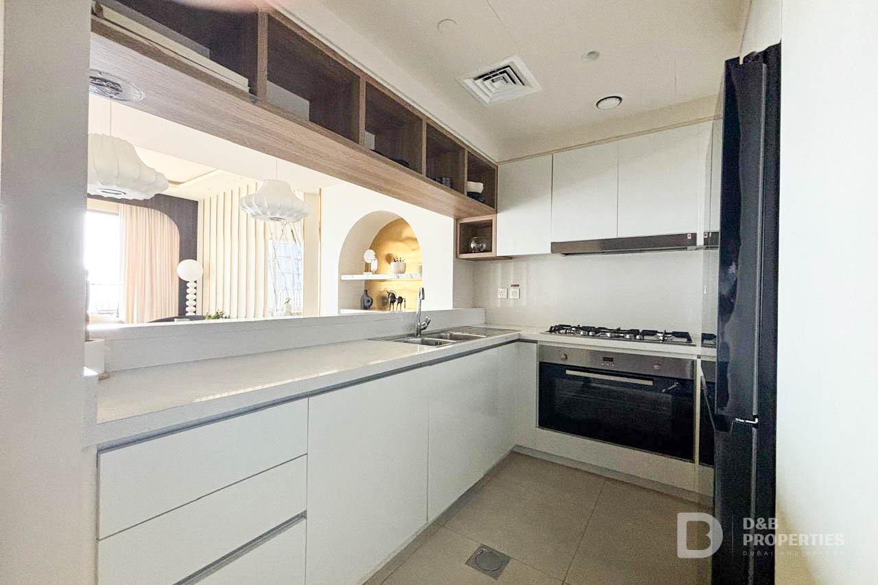 BURJ KHALIFA VIEW | NEGOTIABLE | MAID ROOM