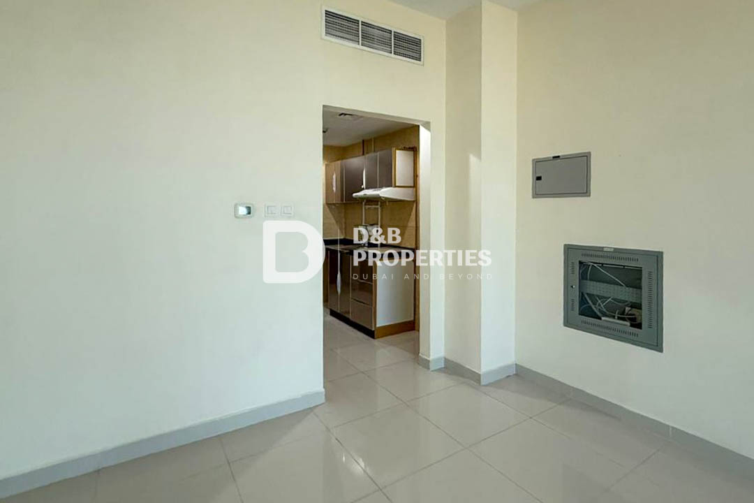 Ready to Move | Studio | Multiple Cheques