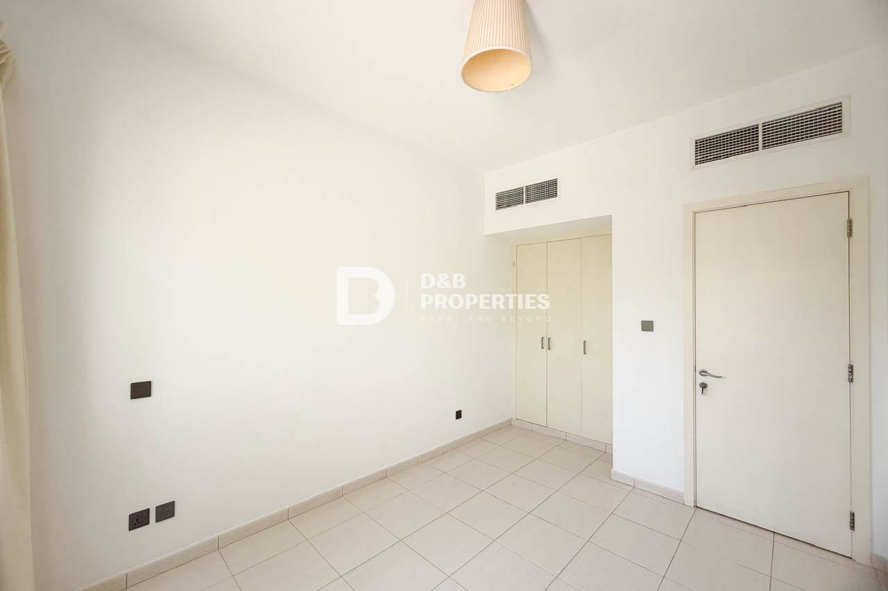 Open Plan | Fitted Kitchen | Landscaped Garden