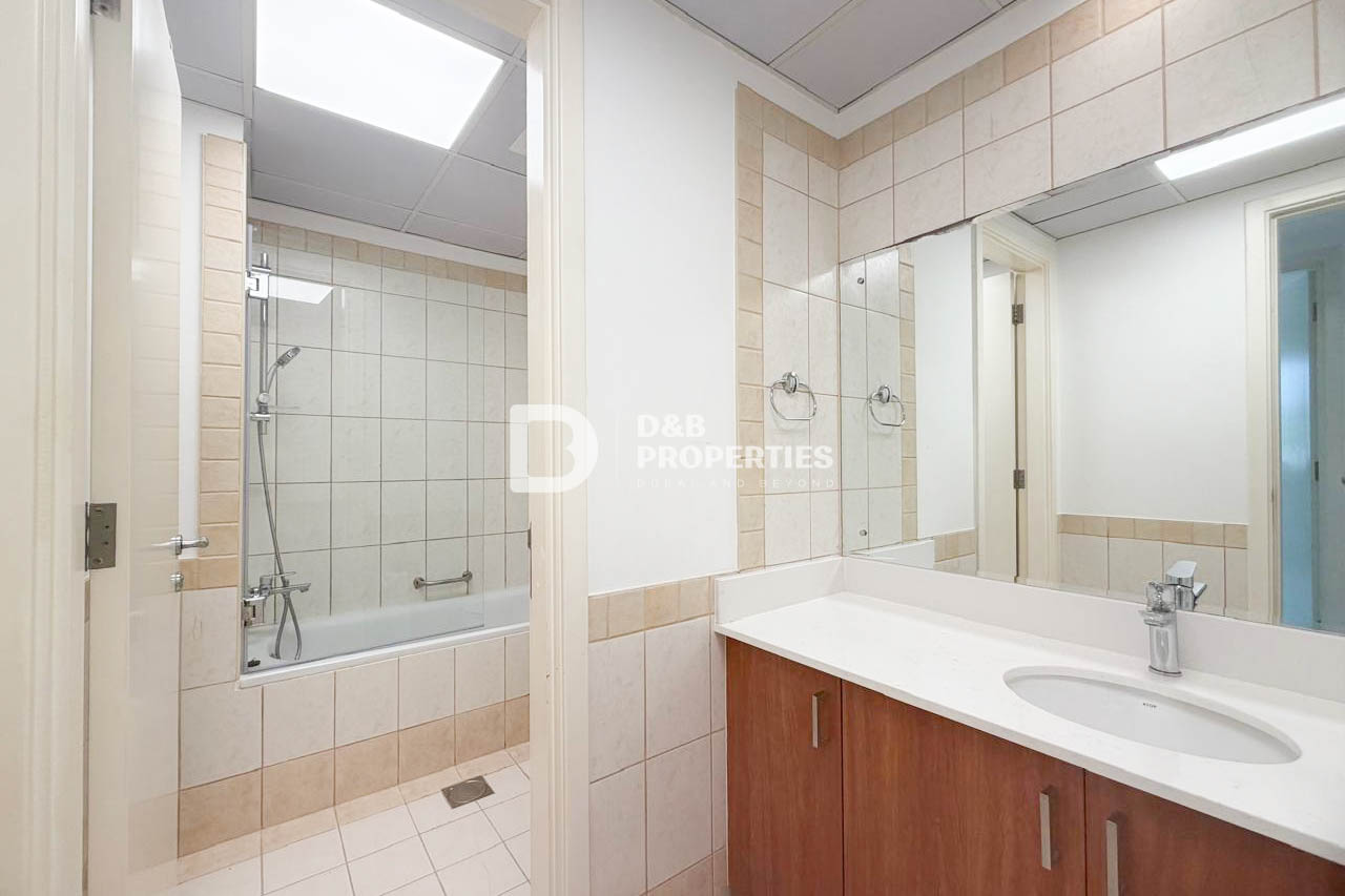 Open Plan | Fitted Kitchen | Landscaped Garden