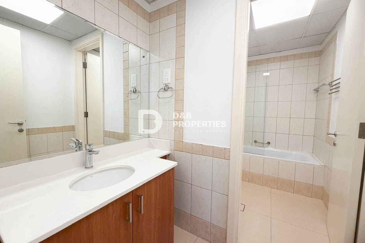 Open Plan | Fitted Kitchen | Landscaped Garden