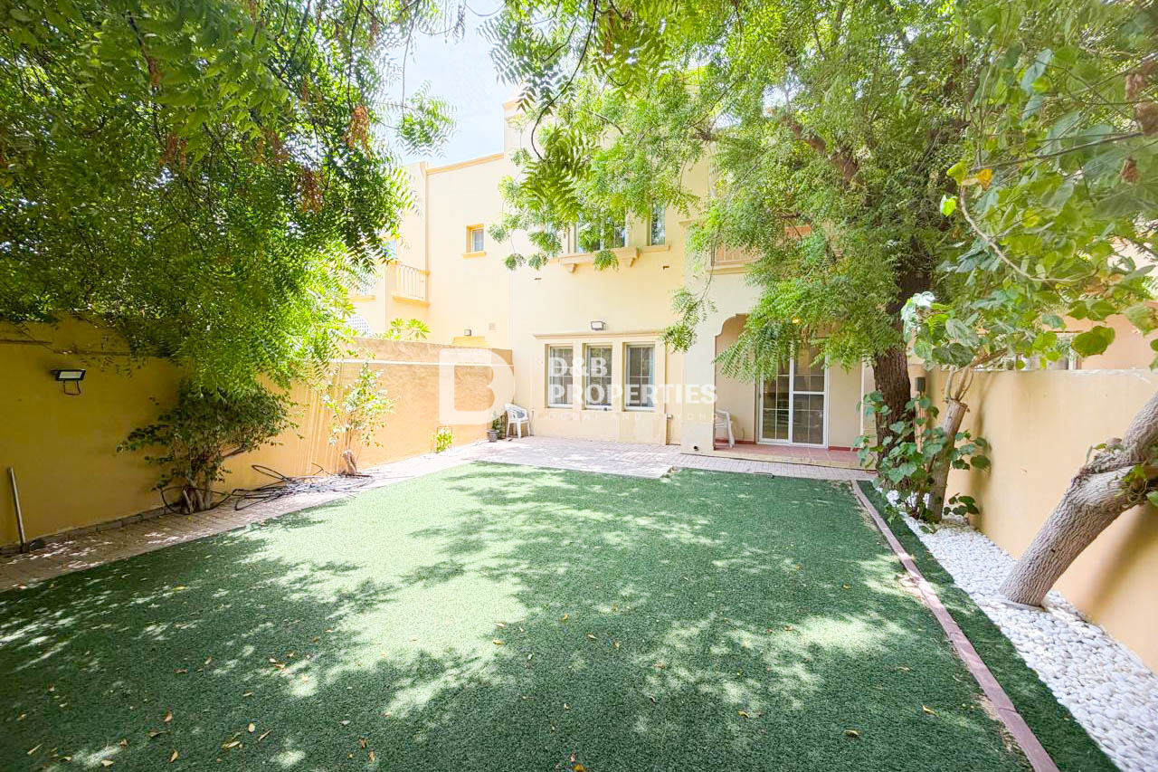 Open Plan | Fitted Kitchen | Landscaped Garden