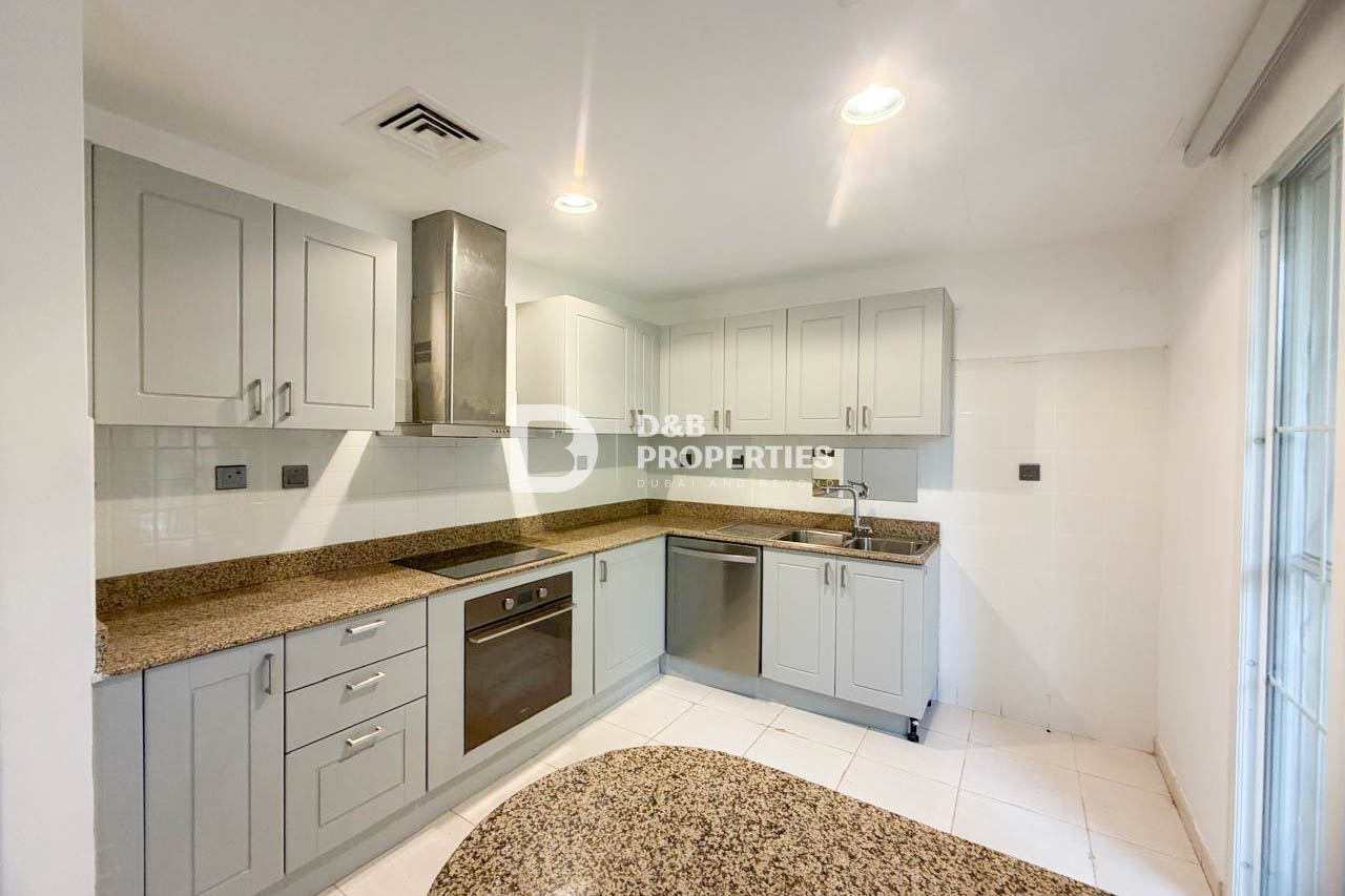 Open Plan | Fitted Kitchen | Landscaped Garden