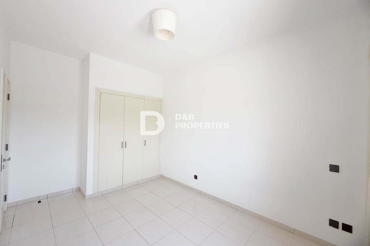 Open Plan | Fitted Kitchen | Landscaped Garden