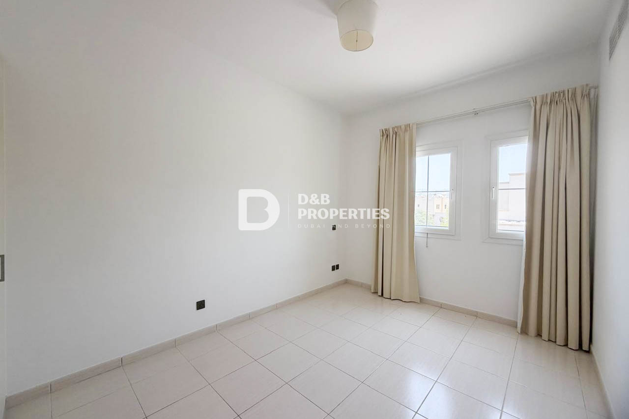 Open Plan | Fitted Kitchen | Landscaped Garden