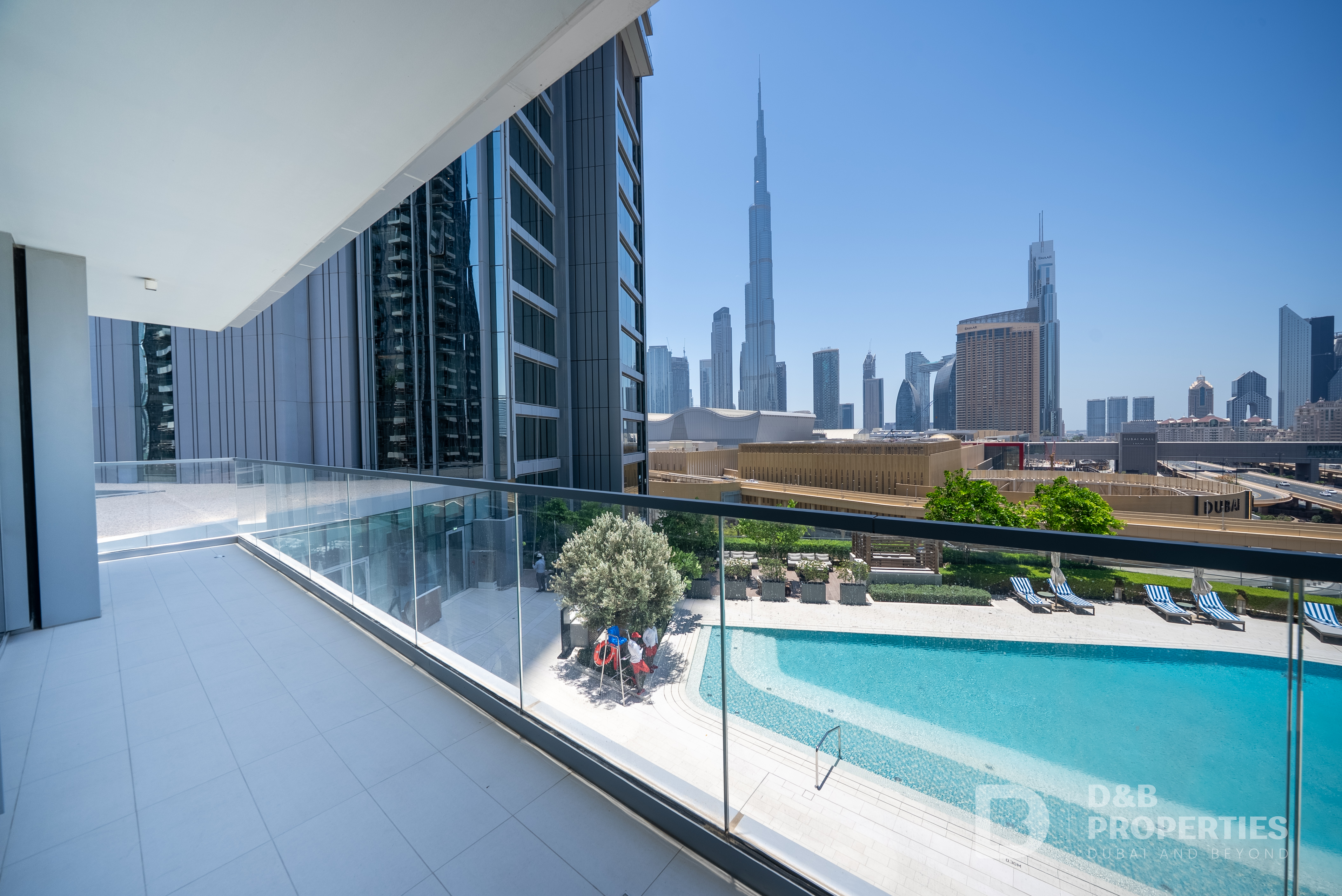 BURJ KHALIFA VIEW | MAID ROOM | LOWER FLOOR
