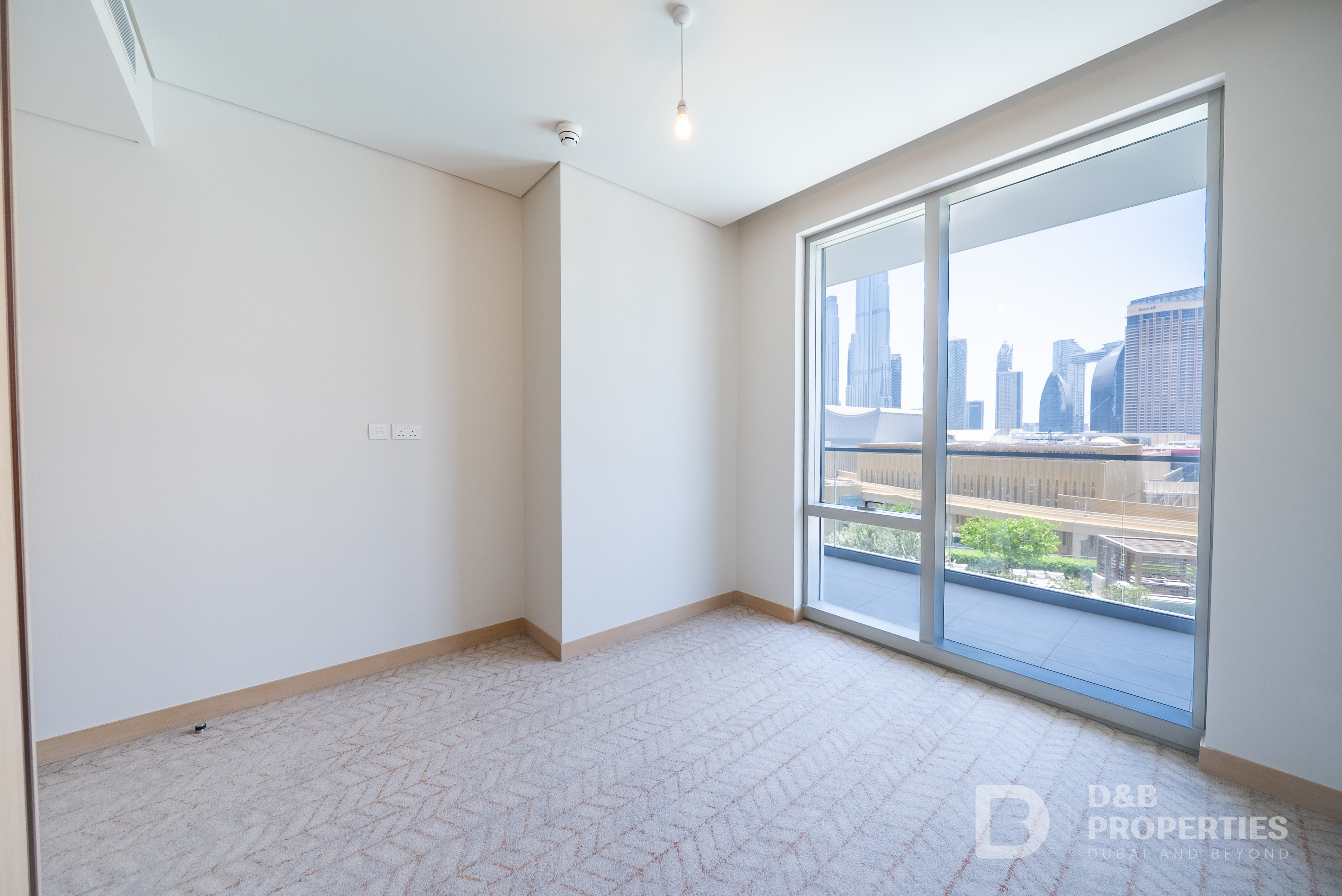 BURJ KHALIFA VIEW | MAID ROOM | LOWER FLOOR