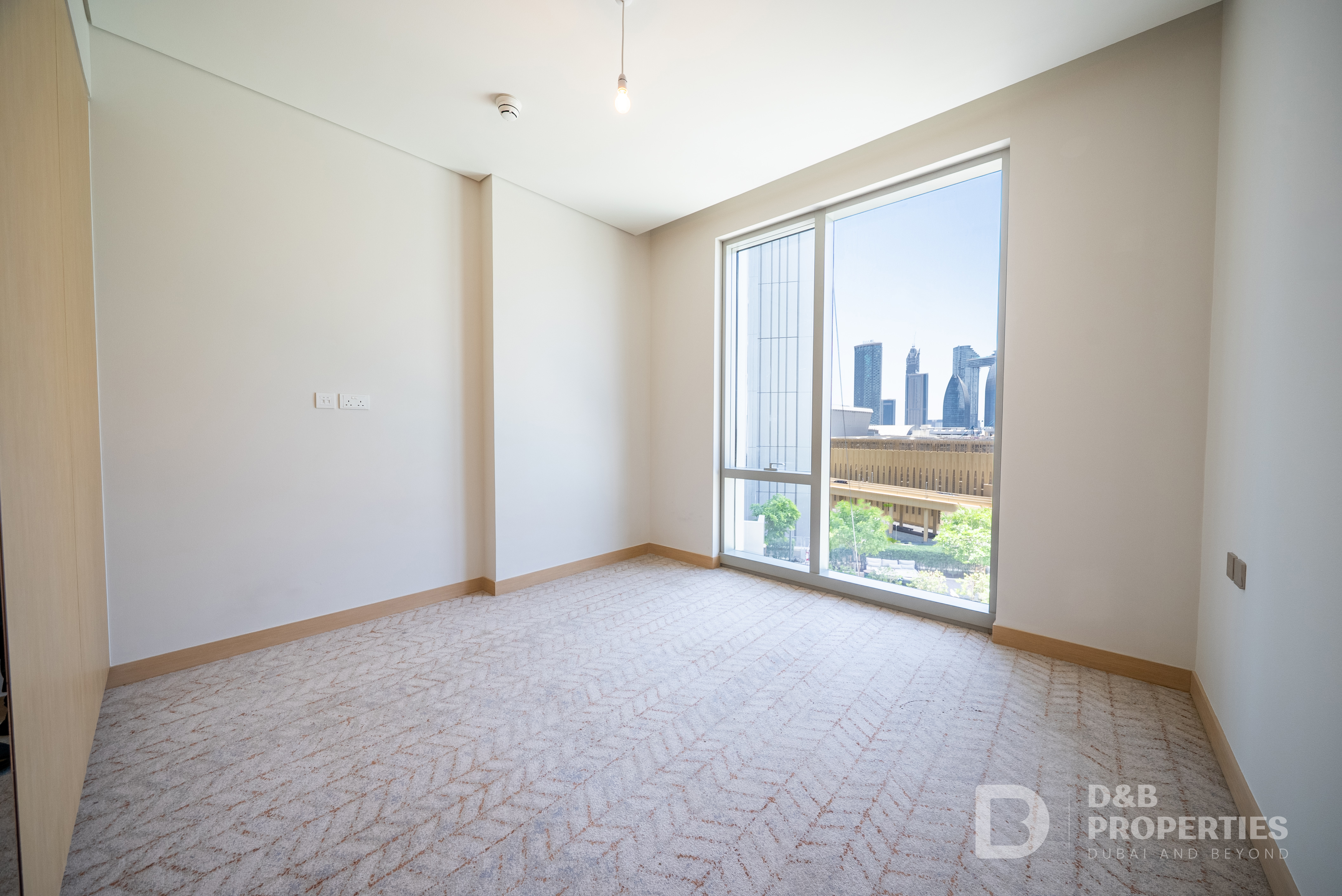 BURJ KHALIFA VIEW | MAID ROOM | LOWER FLOOR