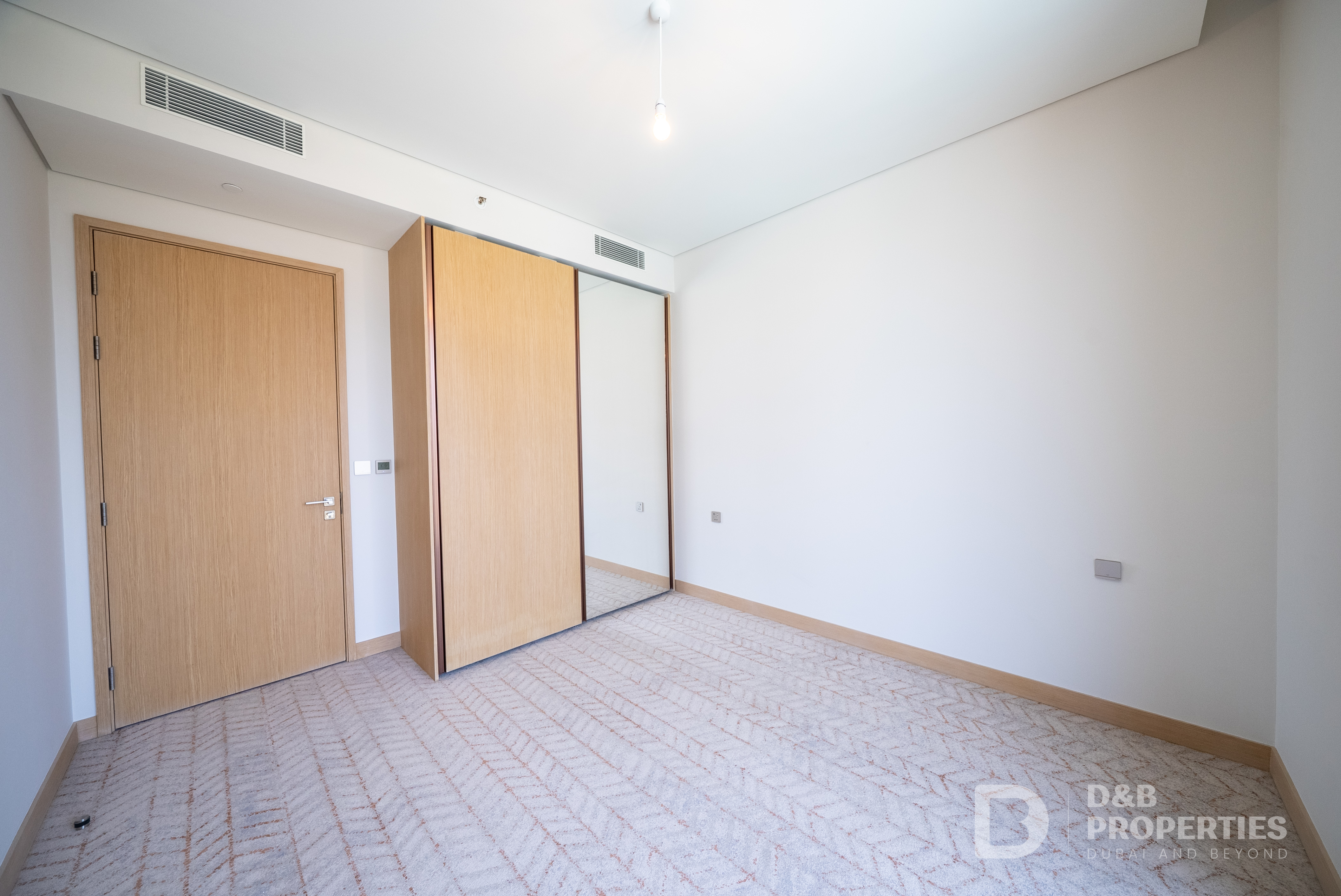 BURJ KHALIFA VIEW | MAID ROOM | LOWER FLOOR