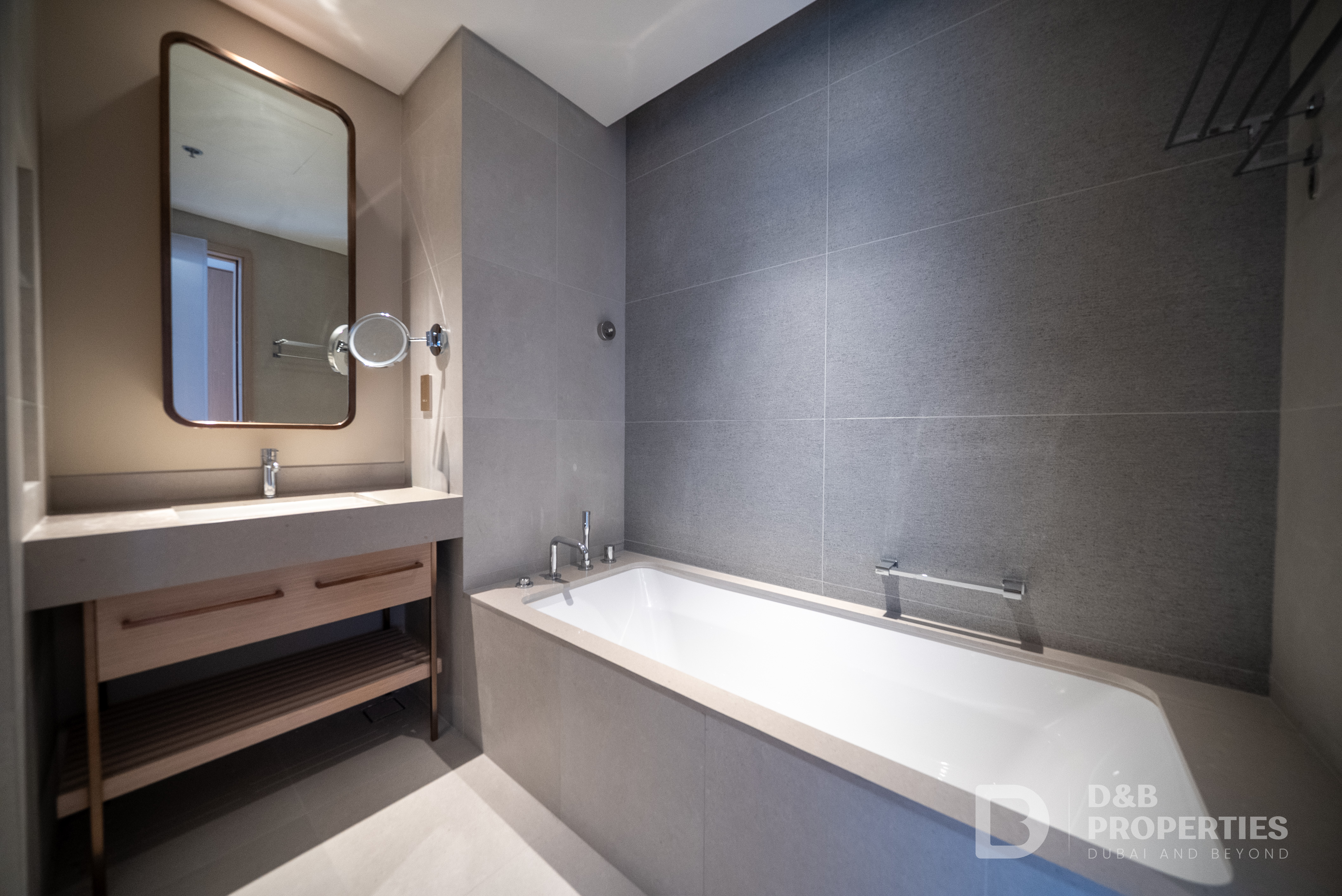 BURJ KHALIFA VIEW | MAID ROOM | LOWER FLOOR