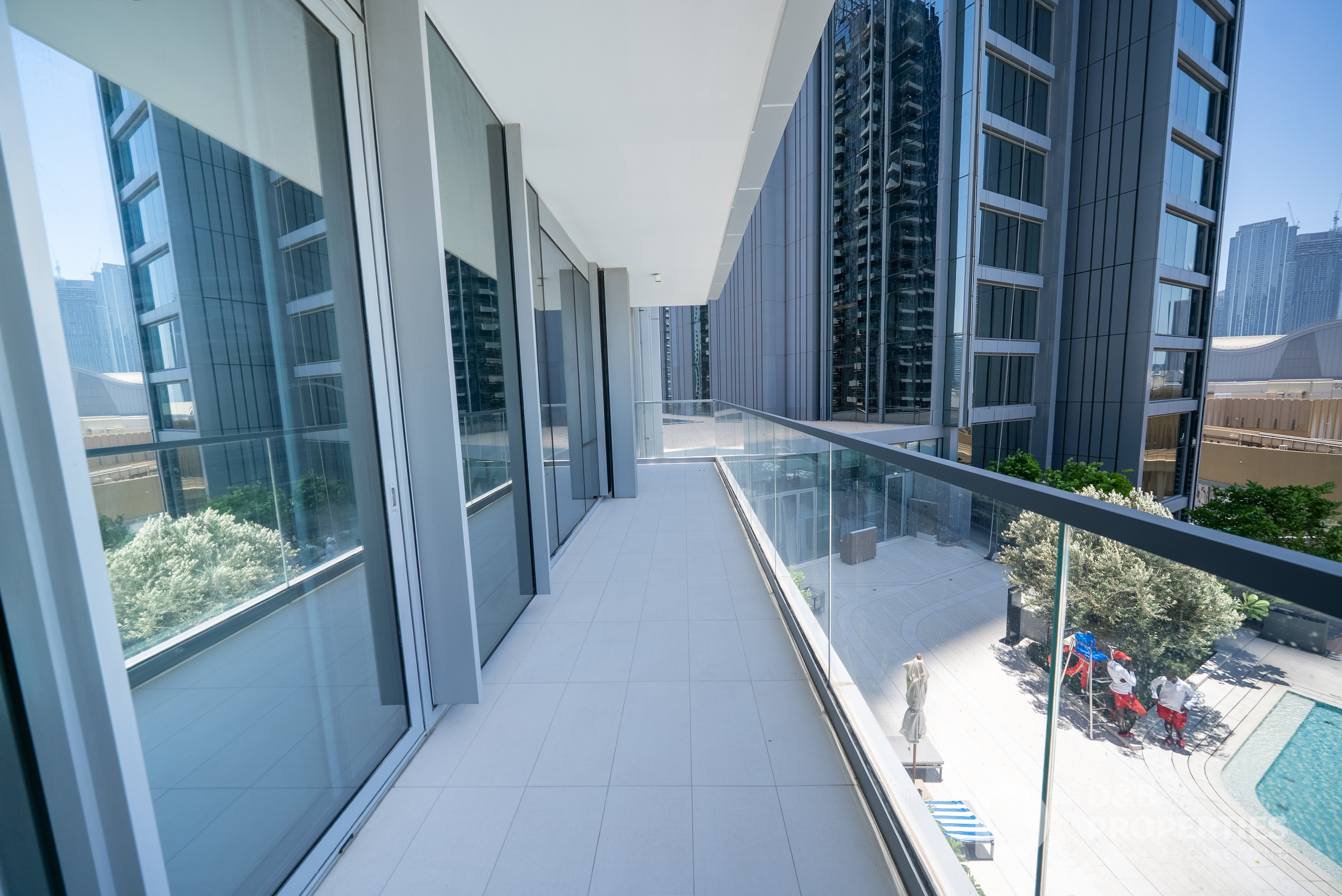 BURJ KHALIFA VIEW | MAID ROOM | LOWER FLOOR