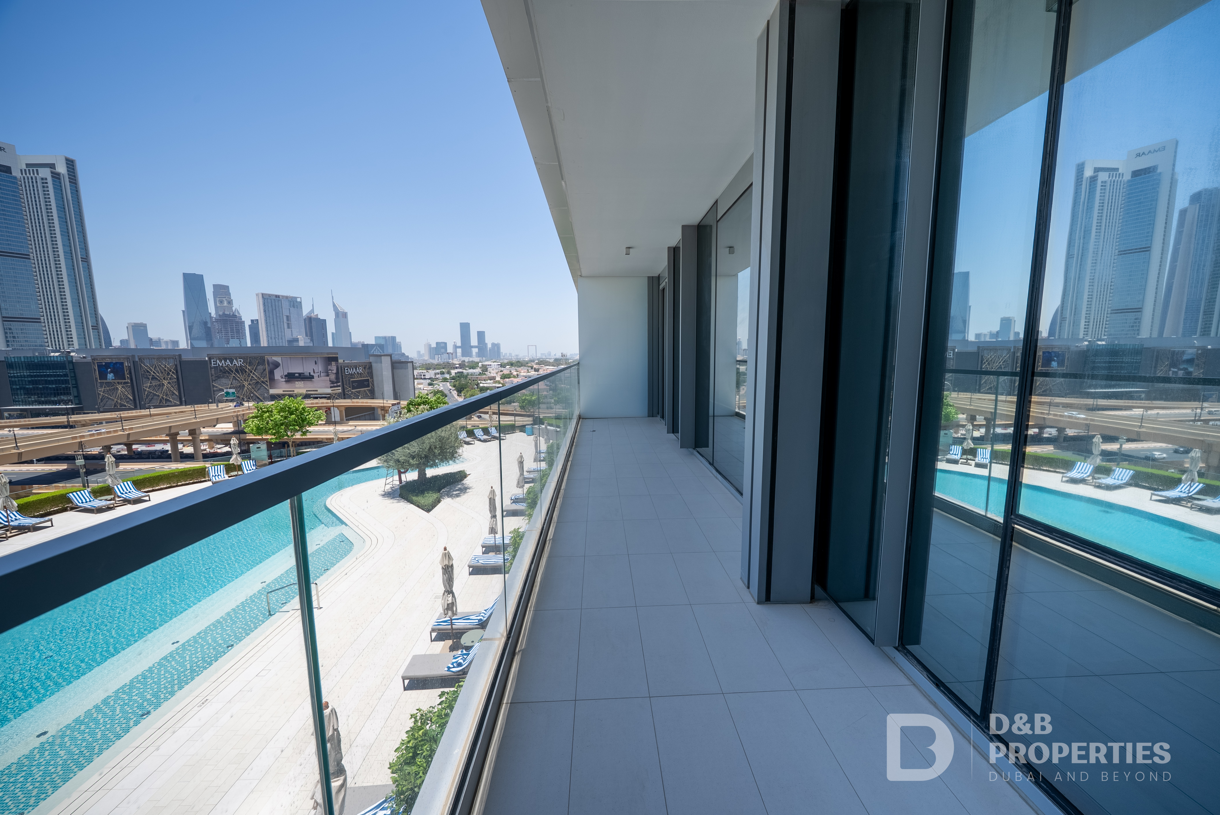 BURJ KHALIFA VIEW | MAID ROOM | LOWER FLOOR