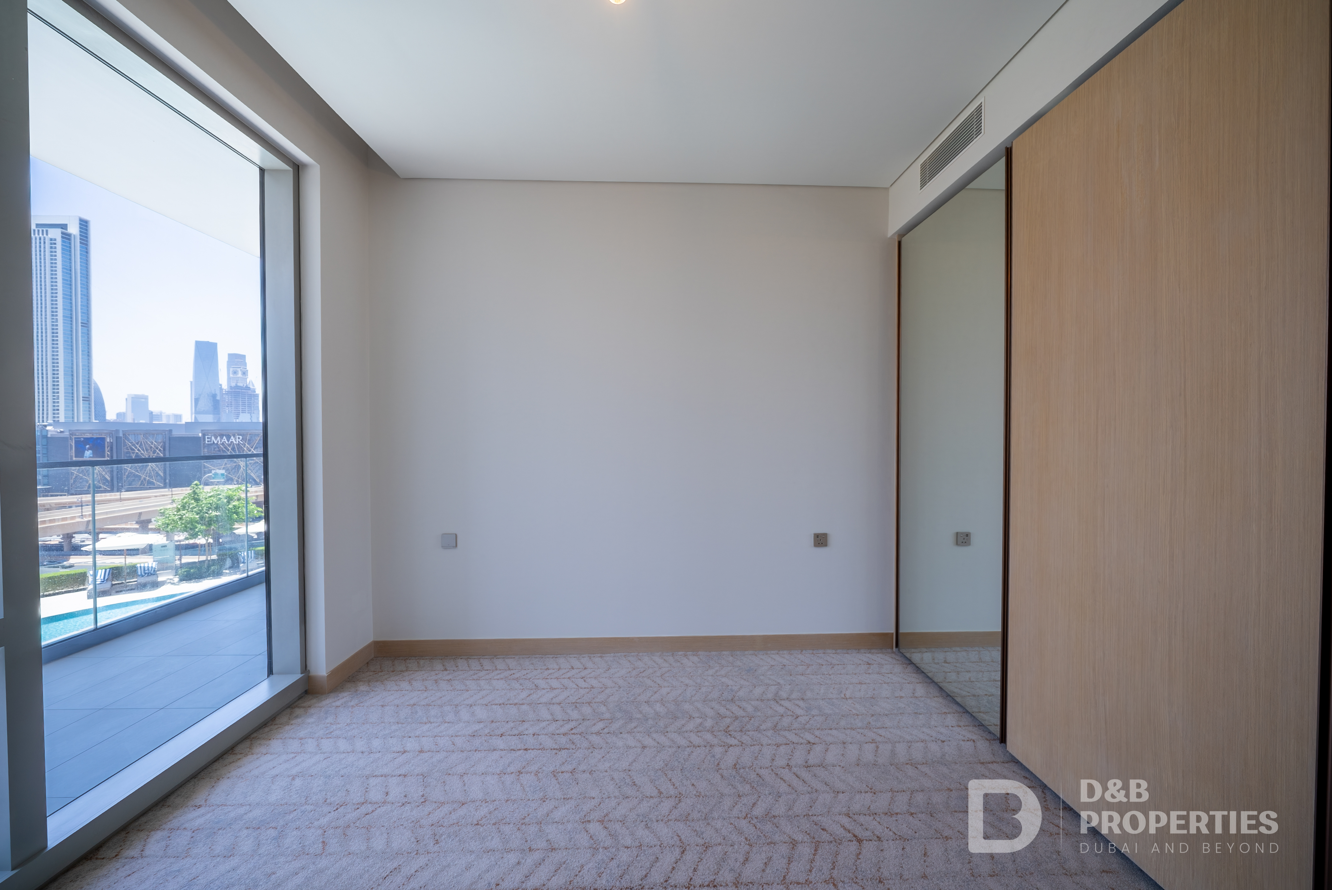 BURJ KHALIFA VIEW | MAID ROOM | LOWER FLOOR