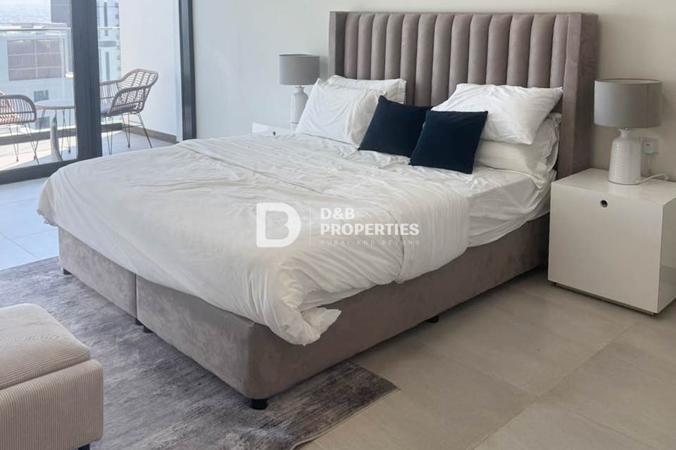 HIGH FLOOR | READY TO MOVE | SPACIOUS
