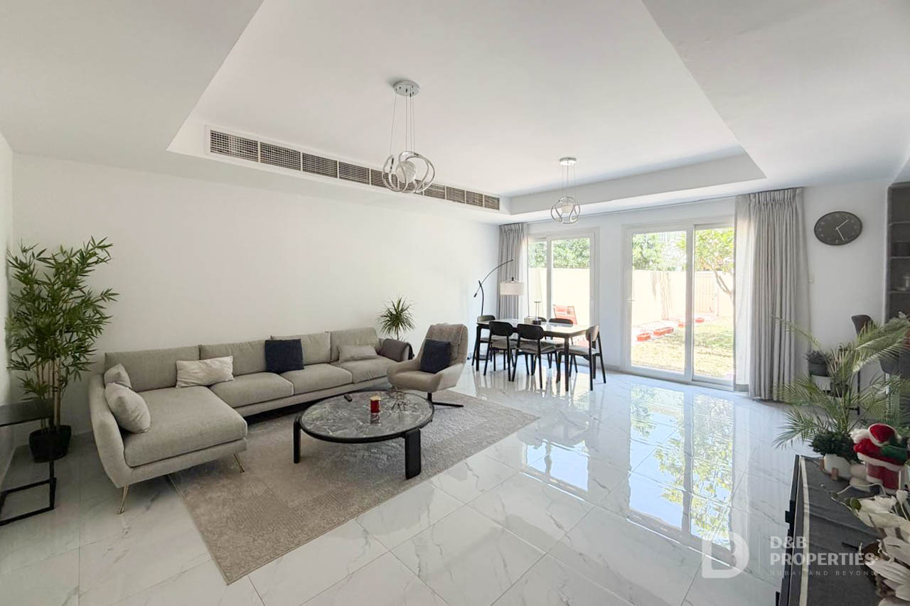 Upgraded 3BR | Unfurnished | Near Park and Lake