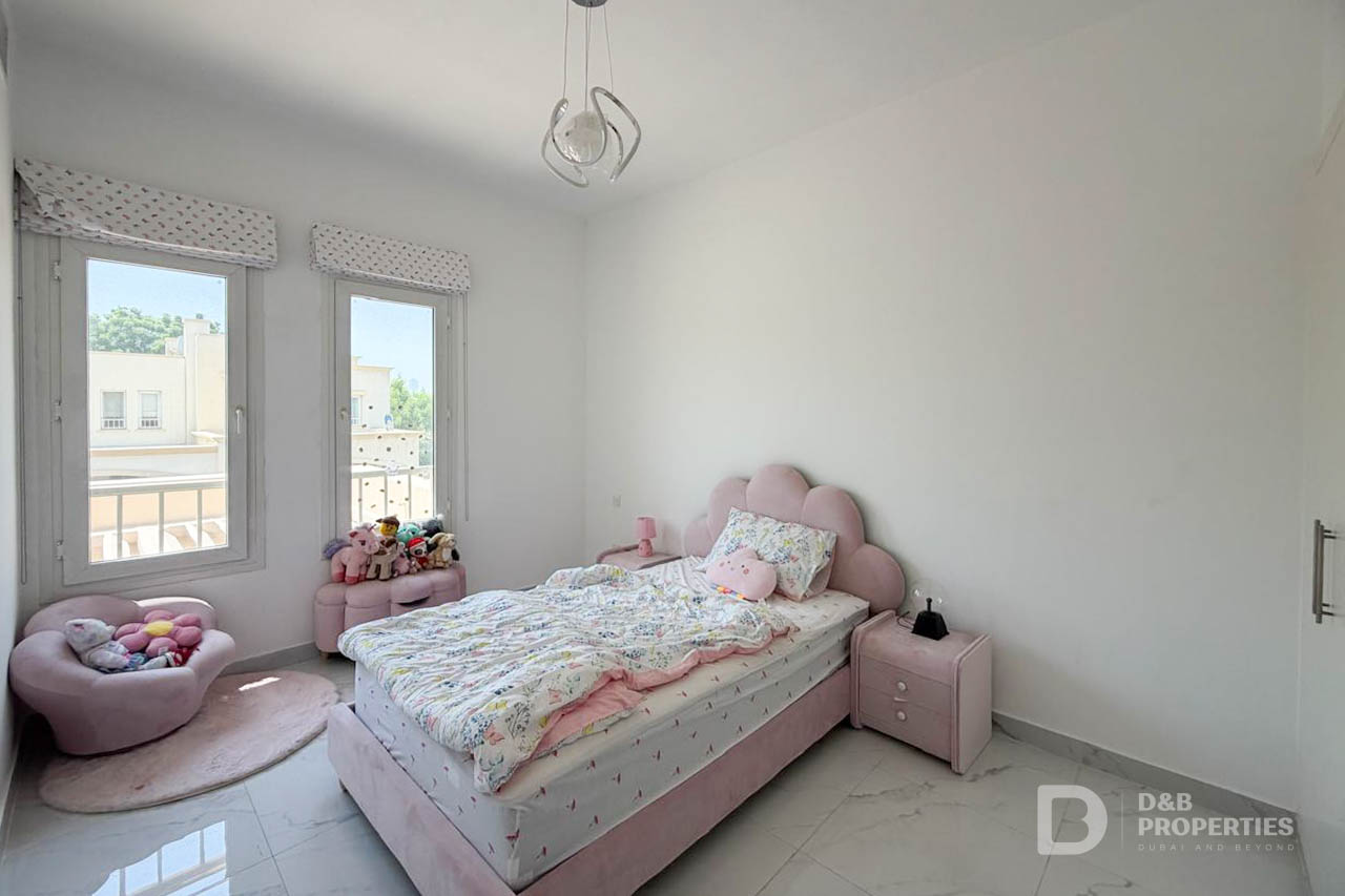 Upgraded 3BR | Unfurnished | Near Park and Lake