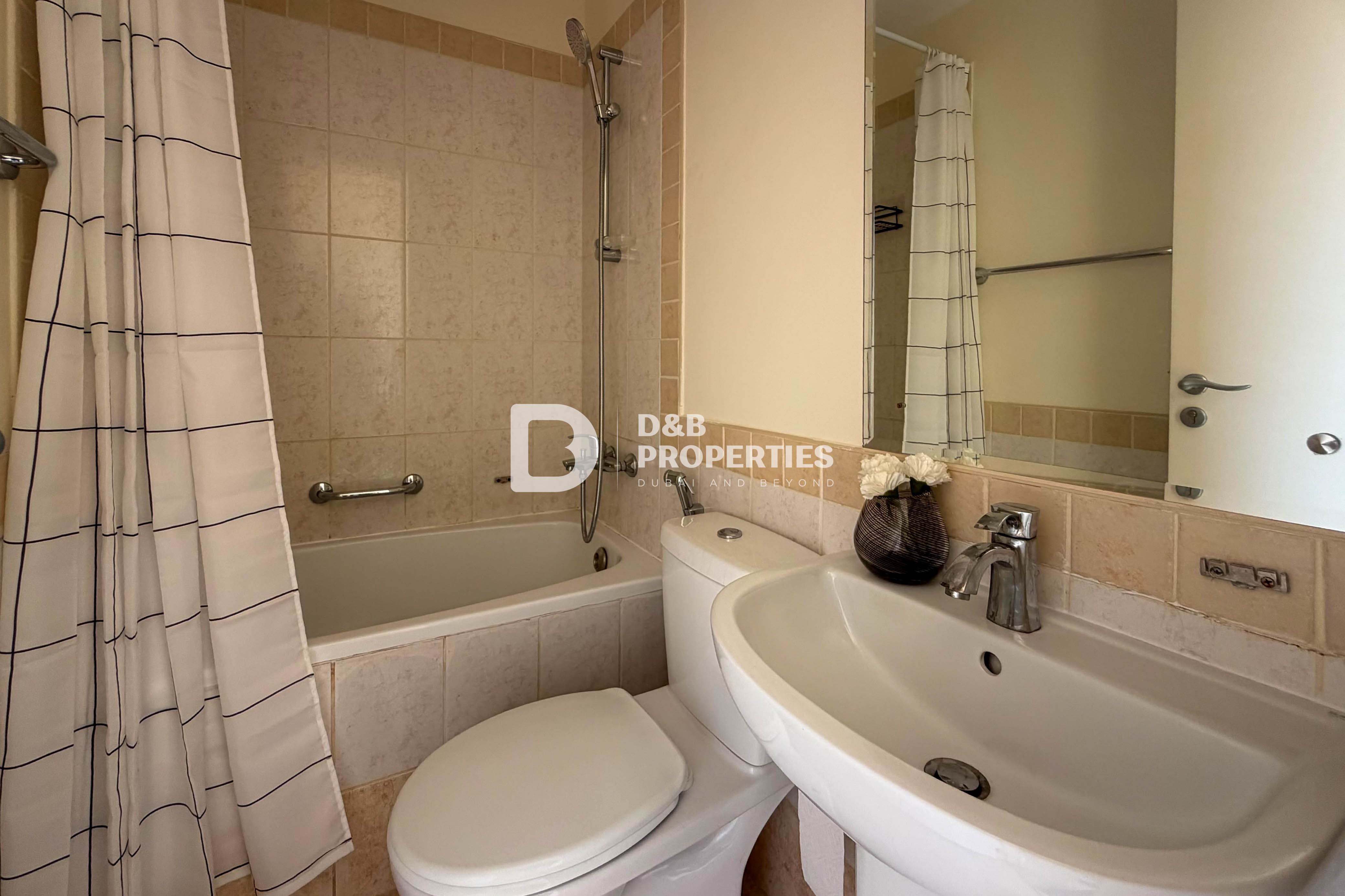 Lake Nearby | Large Plot | Landscaped Garden
