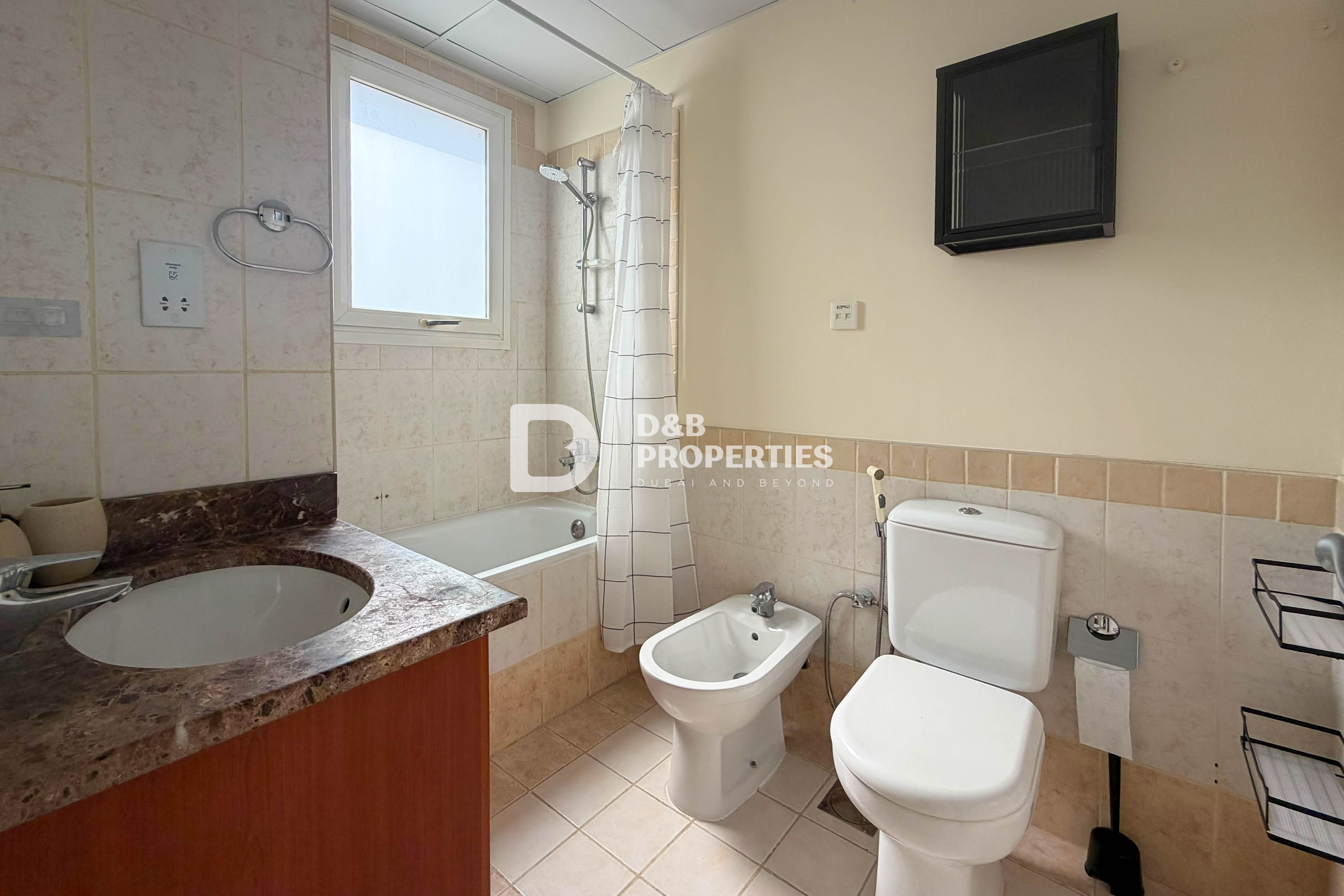 Lake Nearby | Large Plot | Landscaped Garden