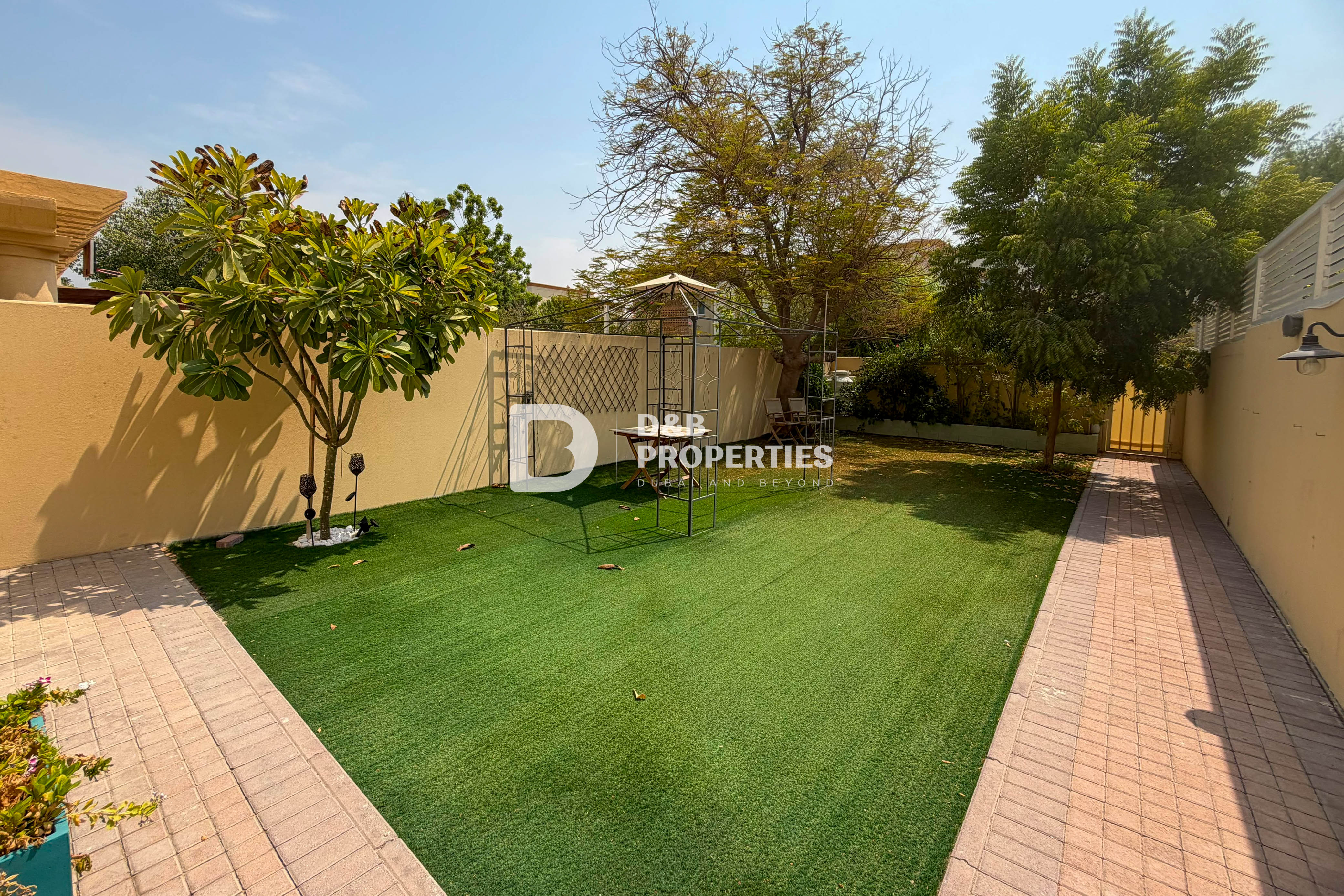 Lake Nearby | Large Plot | Landscaped Garden