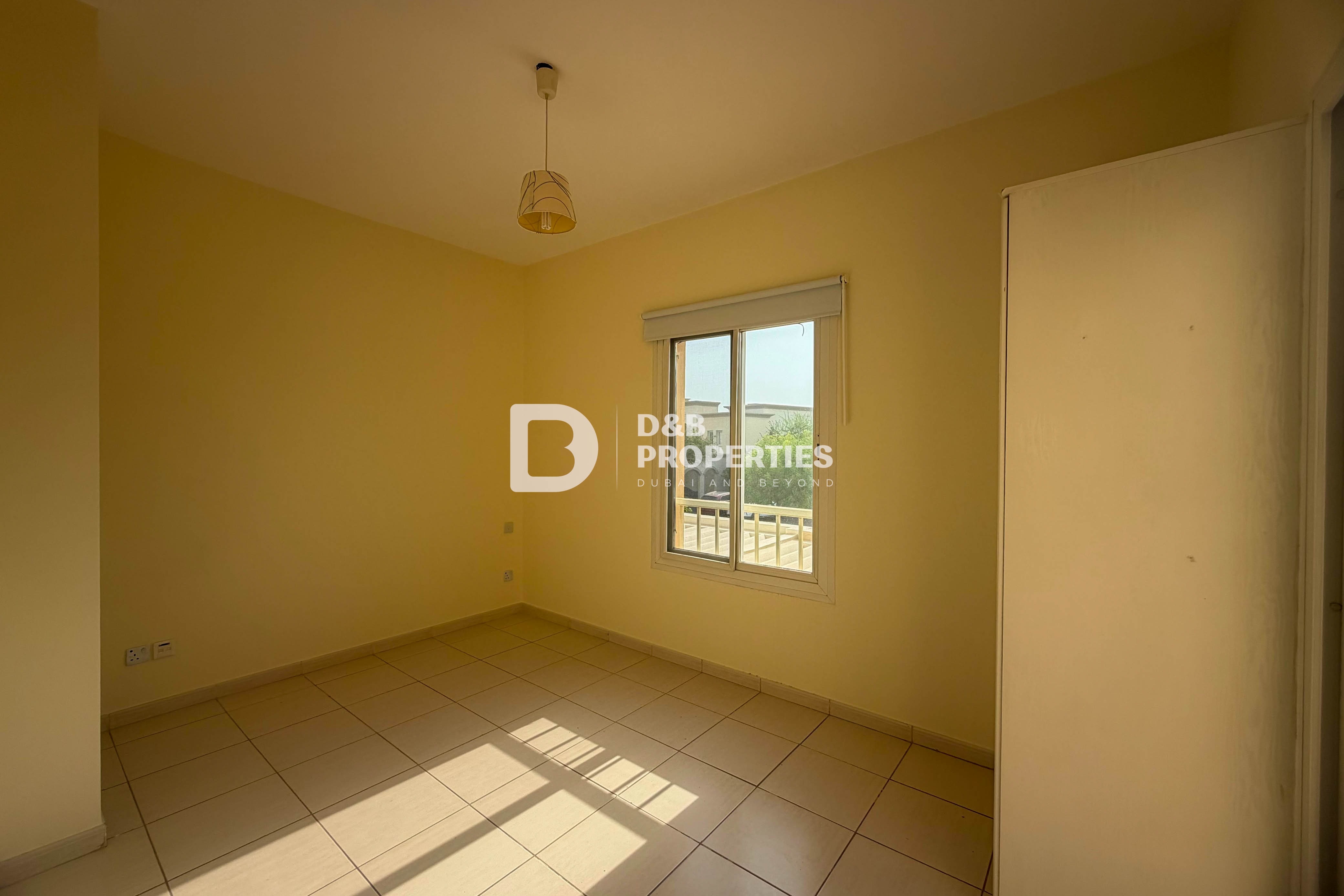 Lake Nearby | Large Plot | Landscaped Garden