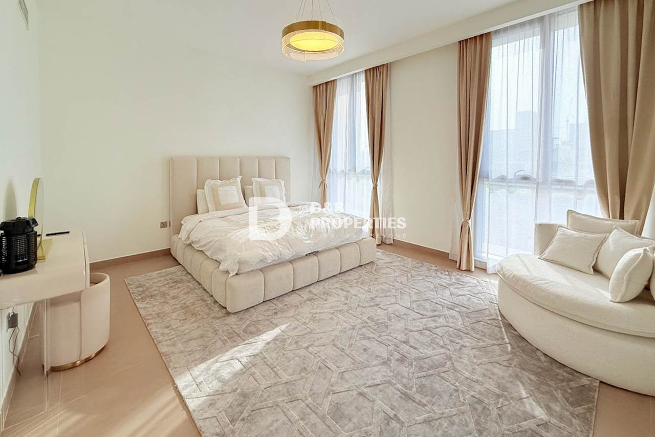 Spacious Villa | 4BR + Maid | Single Row | Vacant
