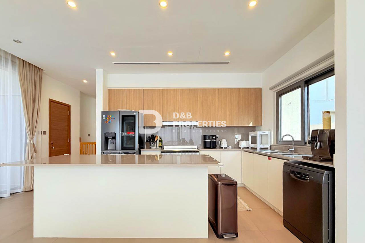 Spacious Villa | 4BR + Maid | Single Row | Vacant