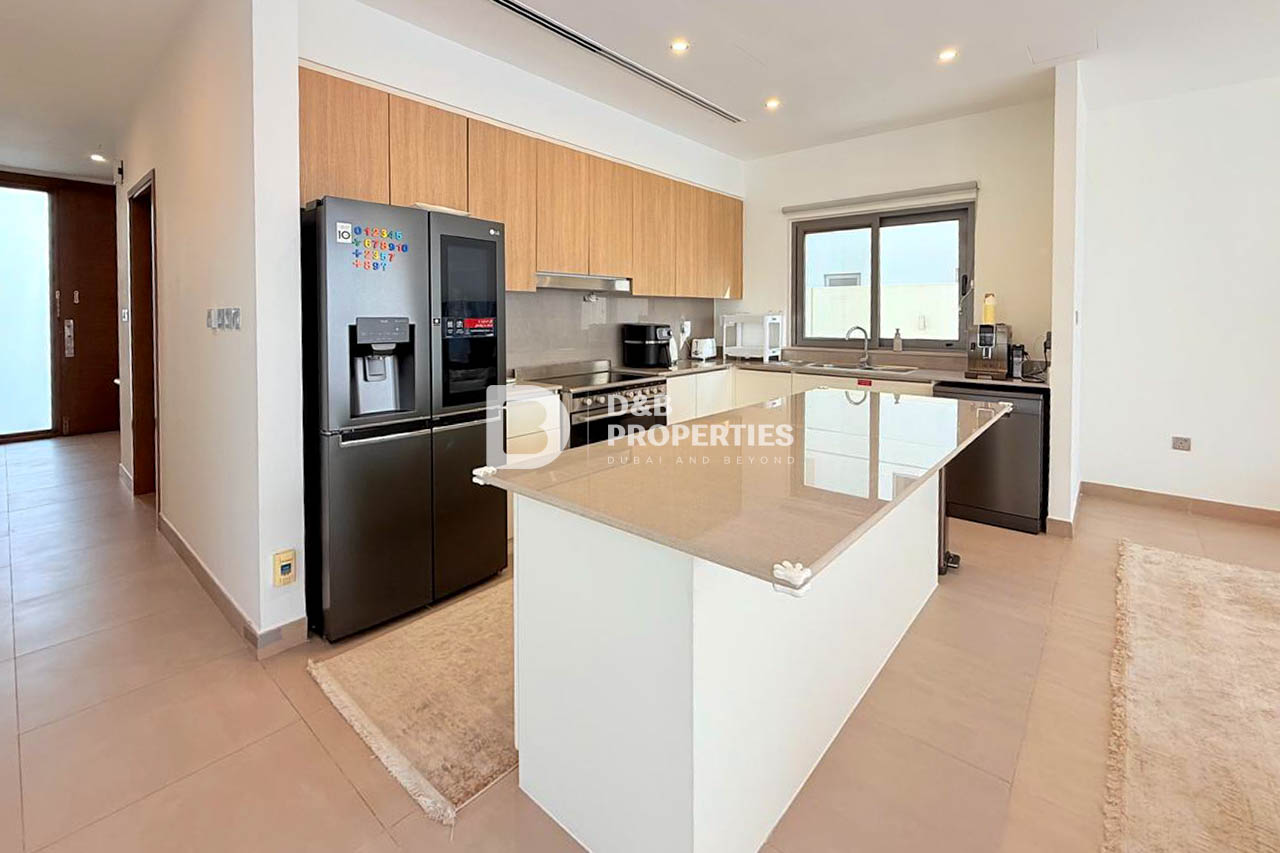 Spacious Villa | 4BR + Maid | Single Row | Vacant
