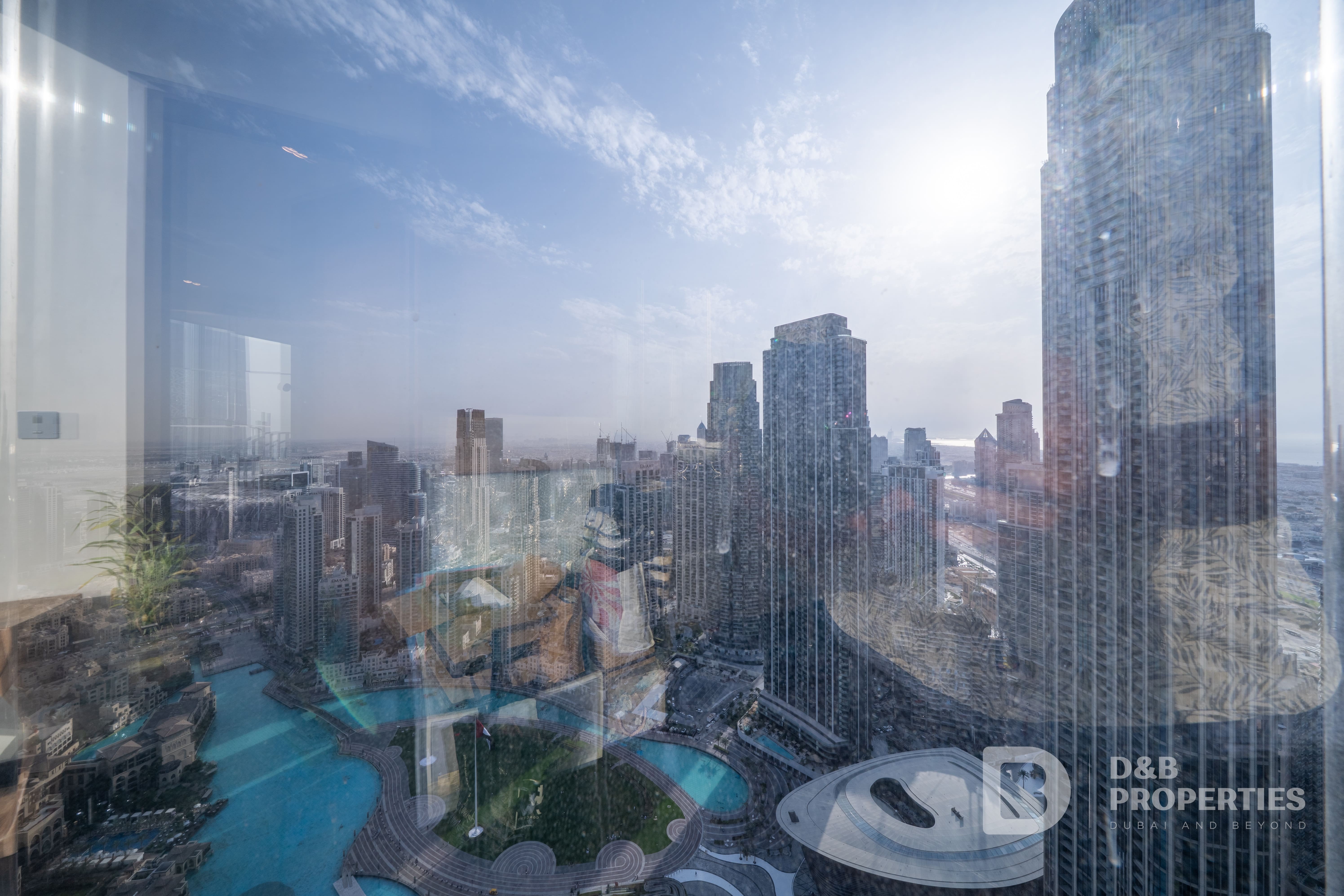 Panoramic | No Pillars | Partial Fountain View