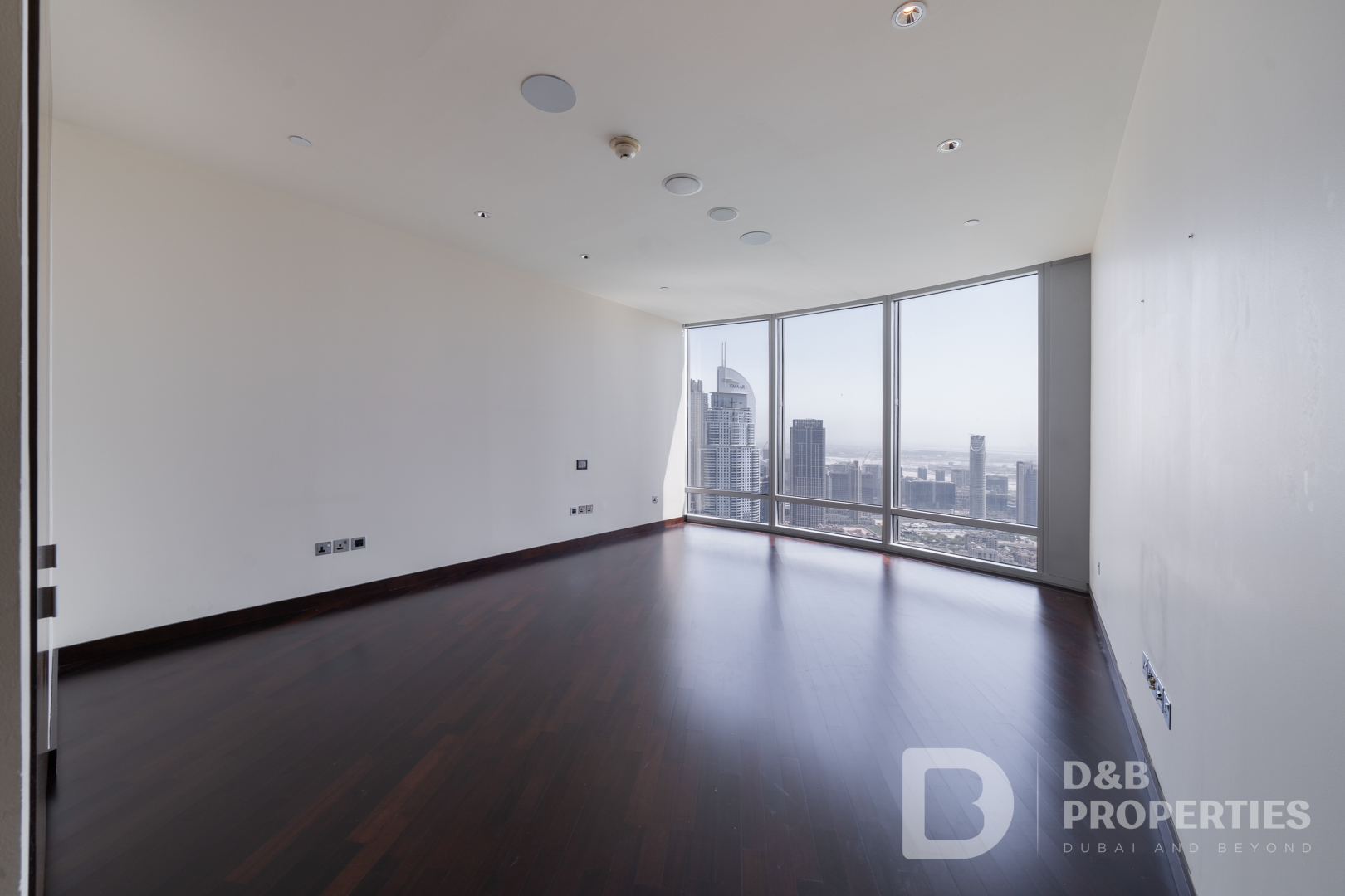 Fountain View | Spacious Storage | High Floor