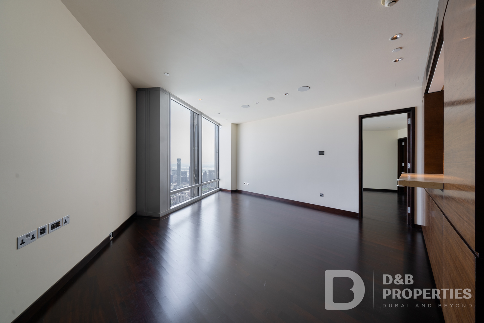 Fountain View | Spacious Storage | High Floor