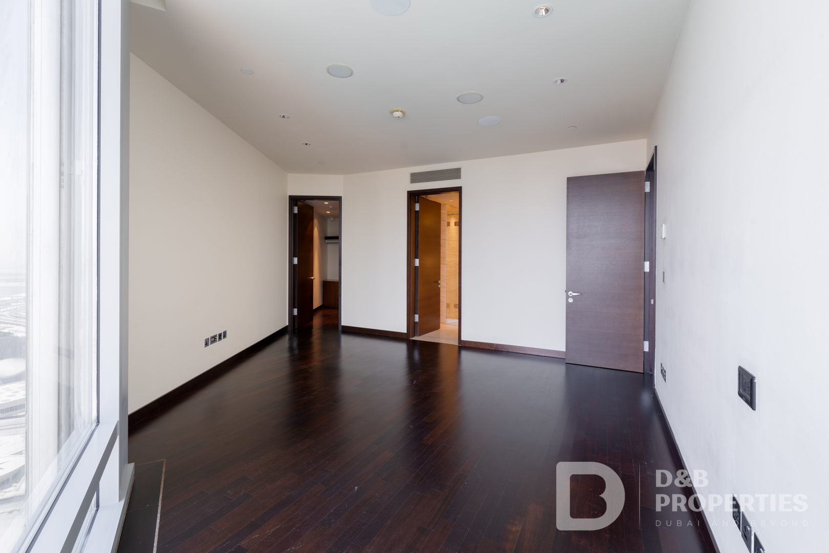 Fountain View | Spacious Storage | High Floor