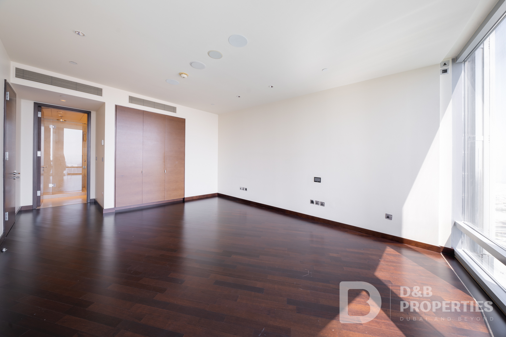 Fountain View | Spacious Storage | High Floor