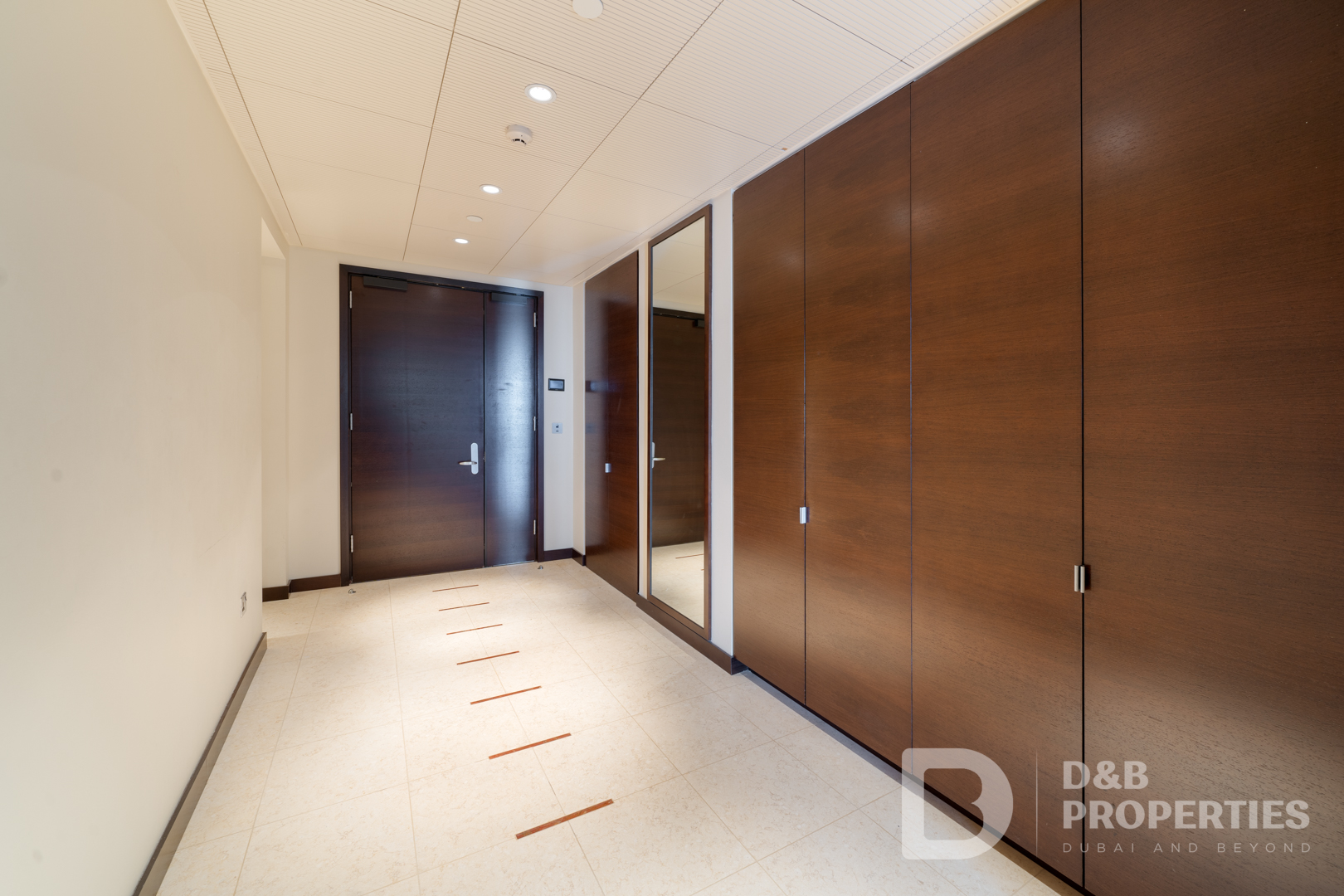 Fountain View | Spacious Storage | High Floor