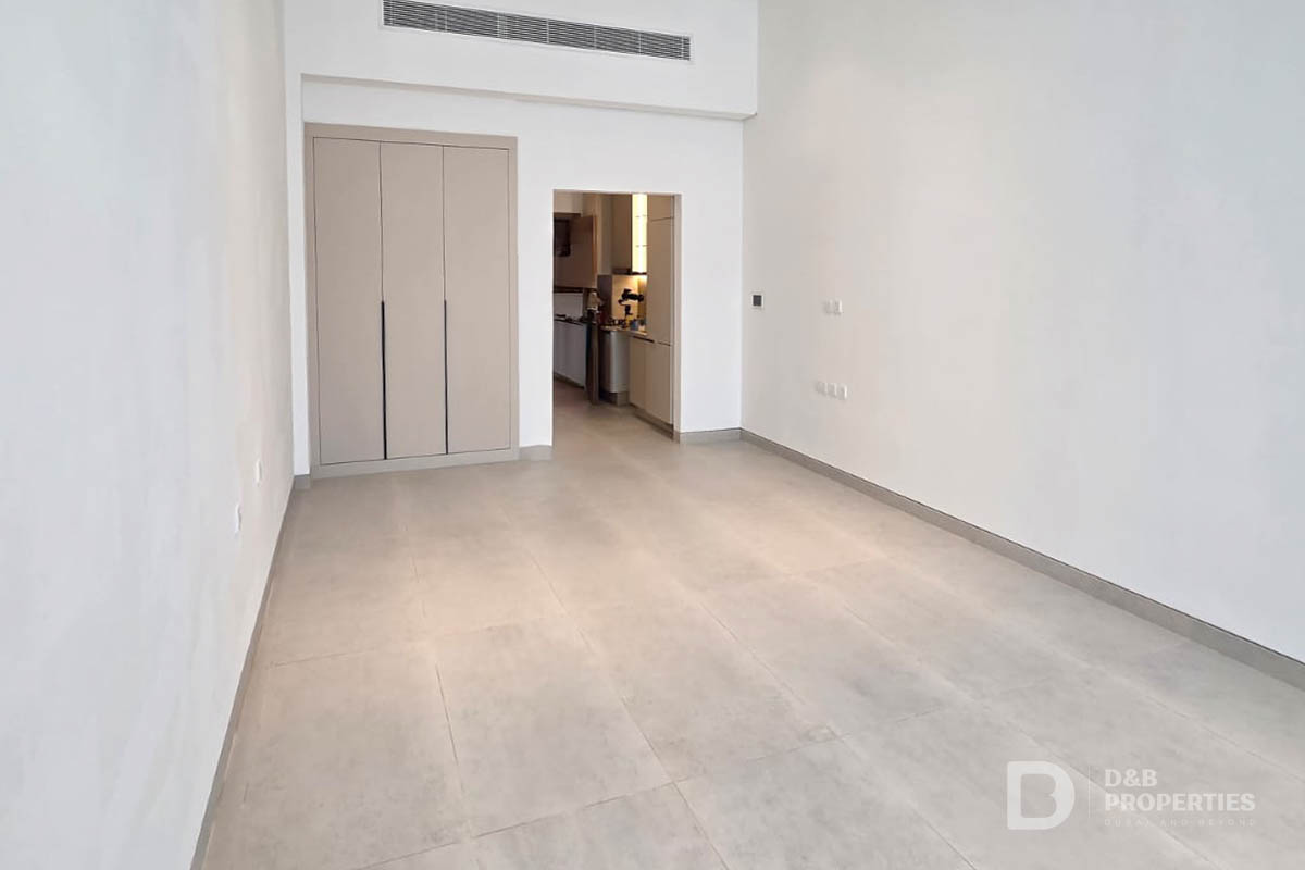 Canal View | Floor To Ceiling | Smart Home