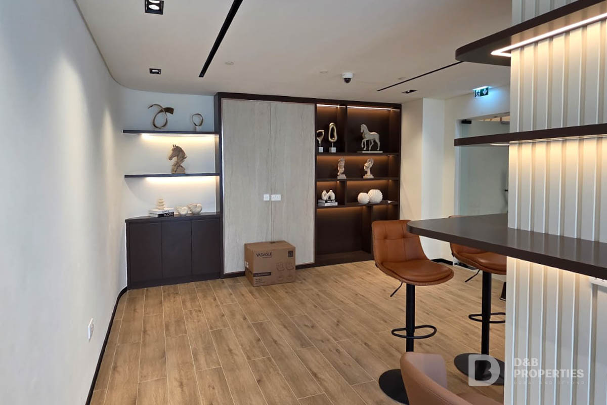Canal View | Floor To Ceiling | Smart Home