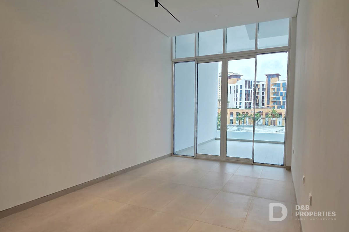Canal View | Floor To Ceiling | Smart Home