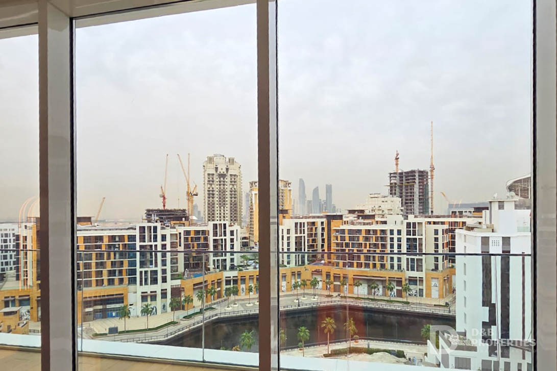 Canal View | Floor To Ceiling | Smart Home