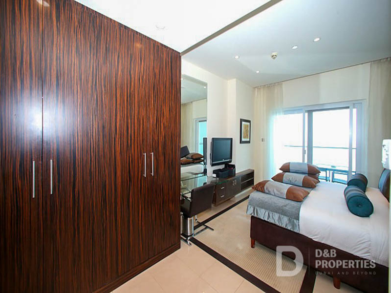 Hotel Amenities | Near Metro | Spacious