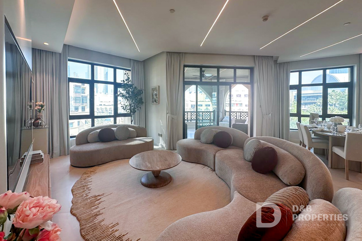 Burj Khalifa and Fountain View | Upgraded | Maid