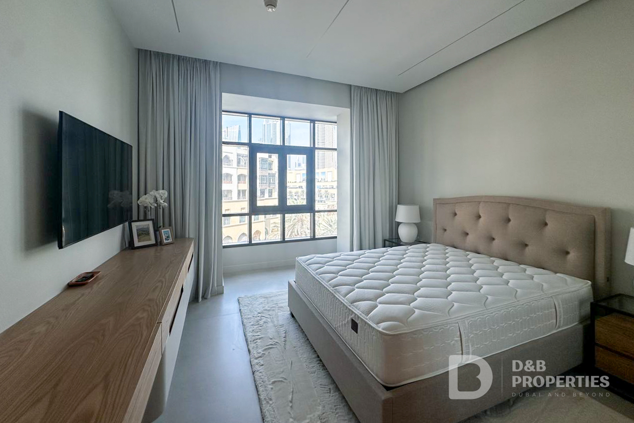 Burj Khalifa and Fountain View | Upgraded | Maid