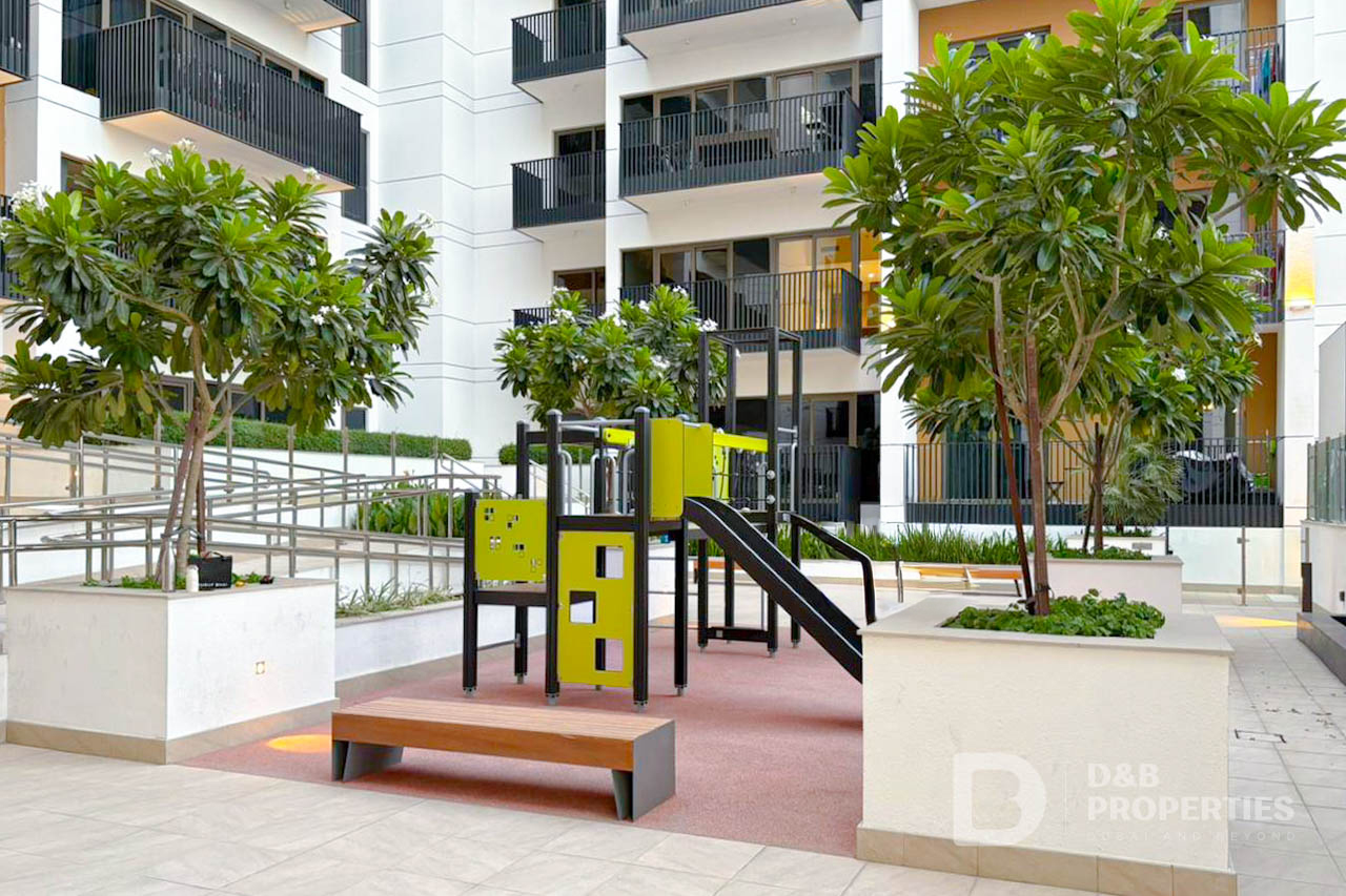 Community View | Spacious and Bright | Modern