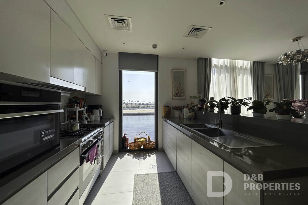 Full Canal View | Big Layout | Prime Location