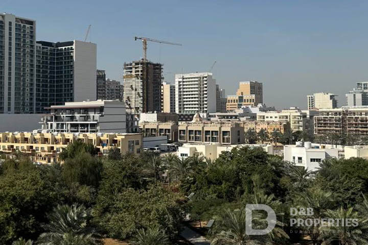 Fully furnished | Park view | Motivated seller