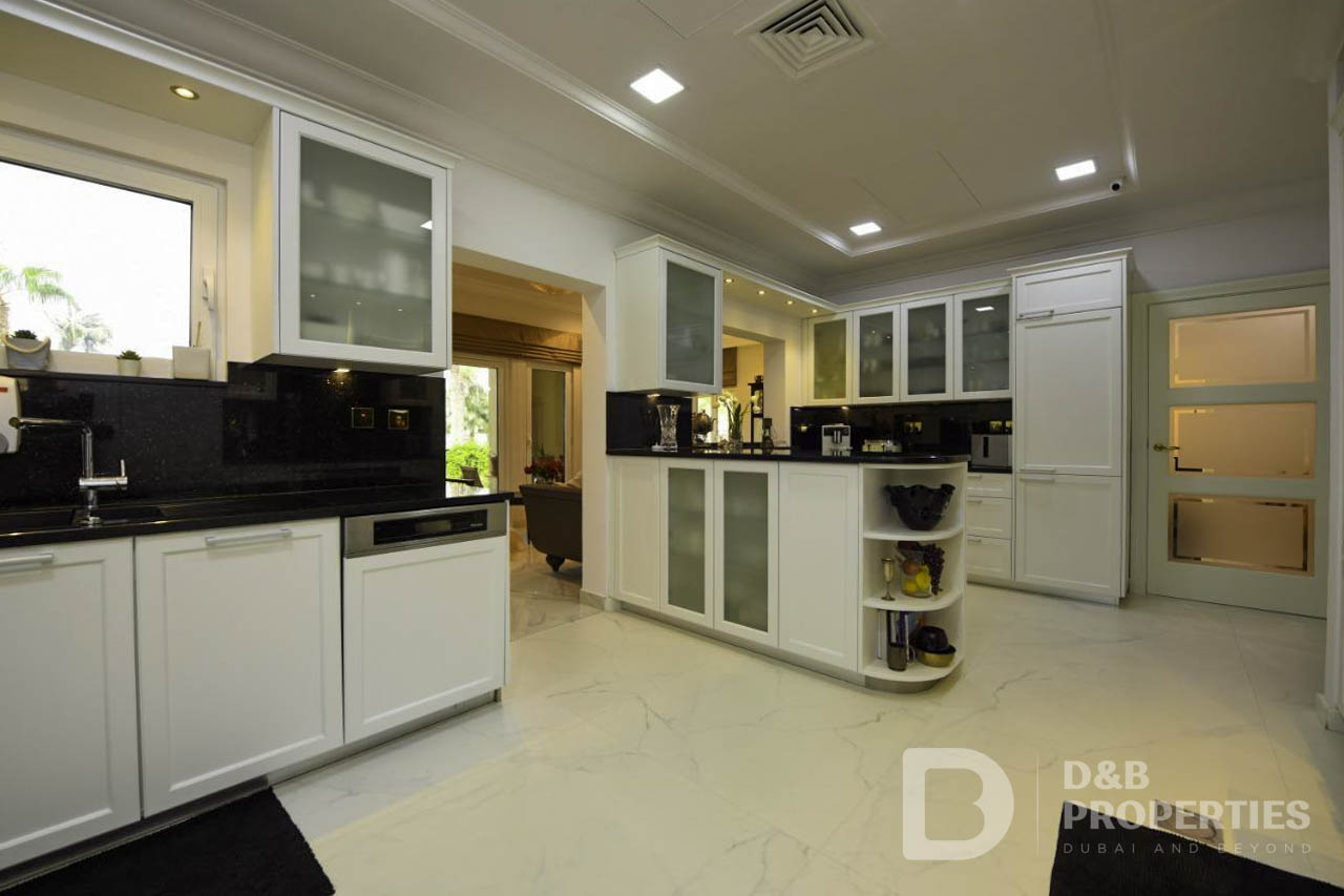 Luxury Living | Private Beach | Big Layout
