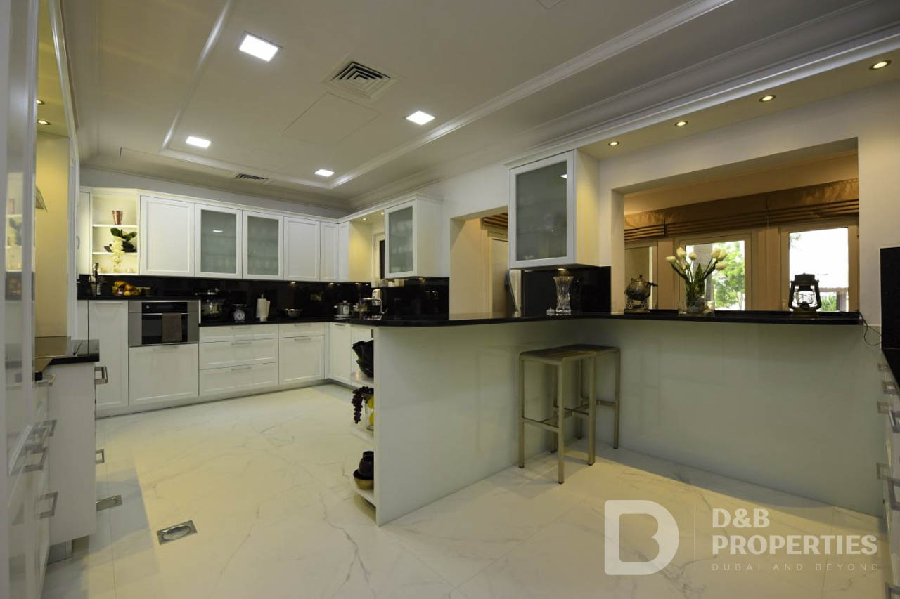 Luxury Living | Private Beach | Big Layout