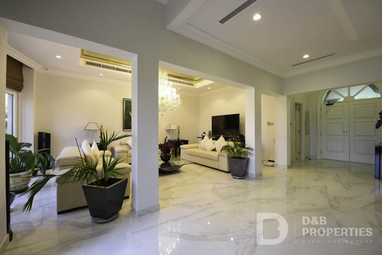 Luxury Living | Private Beach | Big Layout